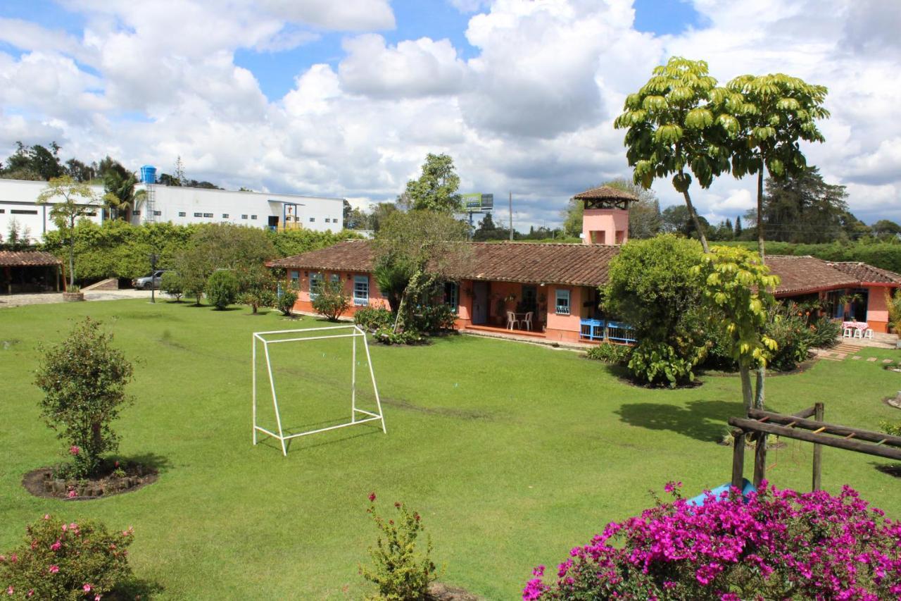 Ecohotel La Masia Llanogrande  Екстер'єр фото